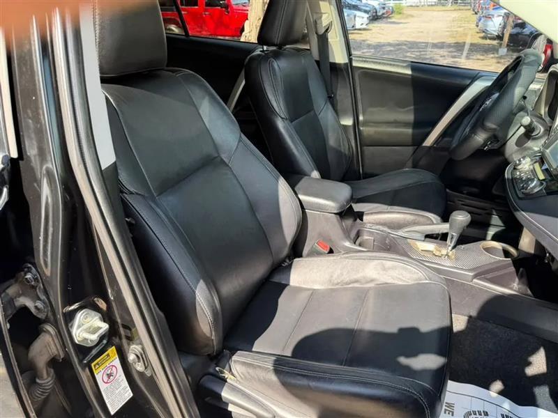 Toyota RAV4 XLE FWD 2014