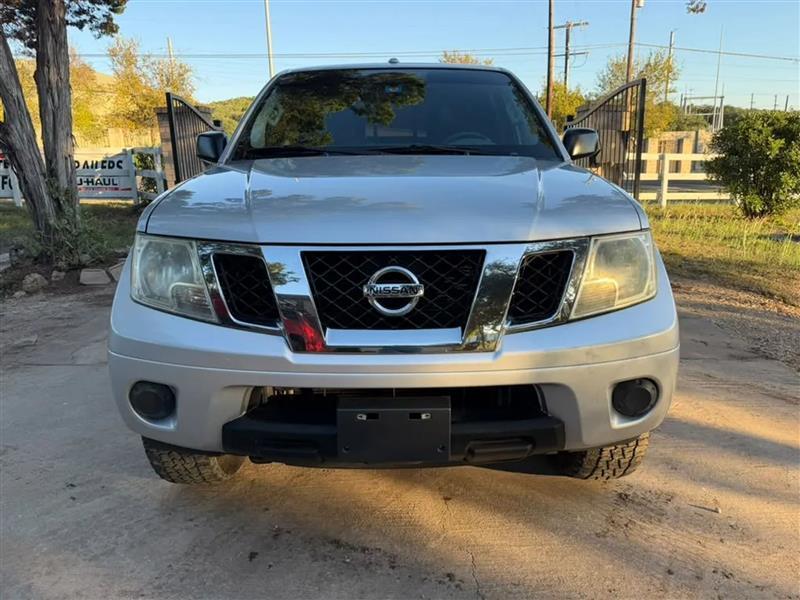 Nissan Frontier SL Crew Cab 5AT 4WD 2015