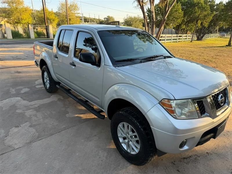 Nissan Frontier SL Crew Cab 5AT 4WD 2015