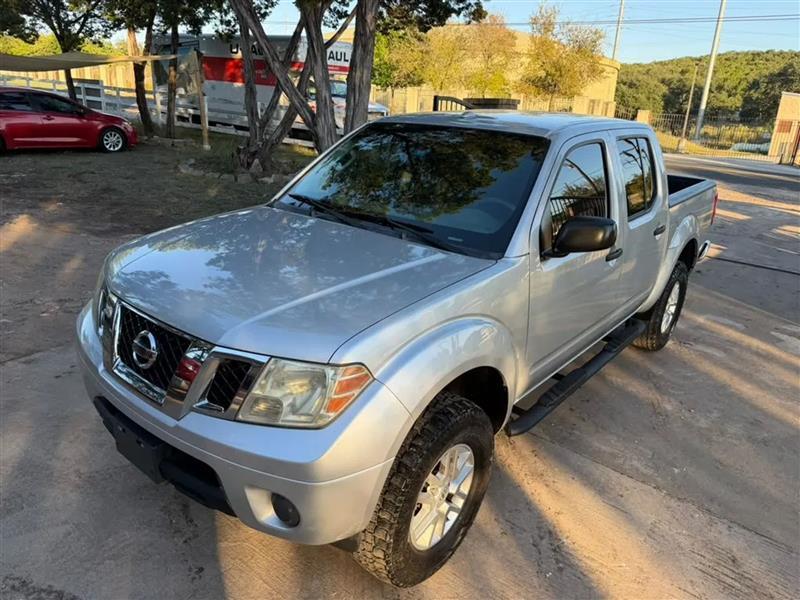Nissan Frontier SL Crew Cab 5AT 4WD 2015