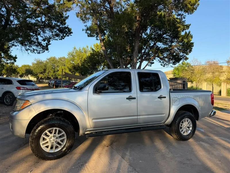 Nissan Frontier SL Crew Cab 5AT 4WD 2015