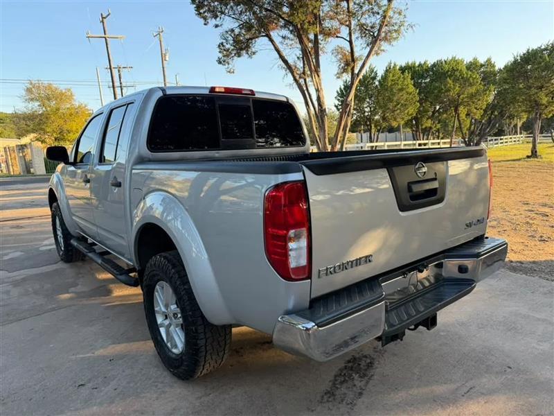 Nissan Frontier SL Crew Cab 5AT 4WD 2015