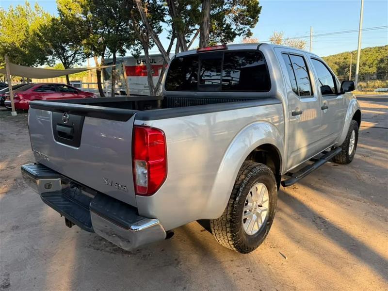 Nissan Frontier SL Crew Cab 5AT 4WD 2015
