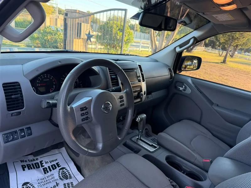 Nissan Frontier SL Crew Cab 5AT 4WD 2015
