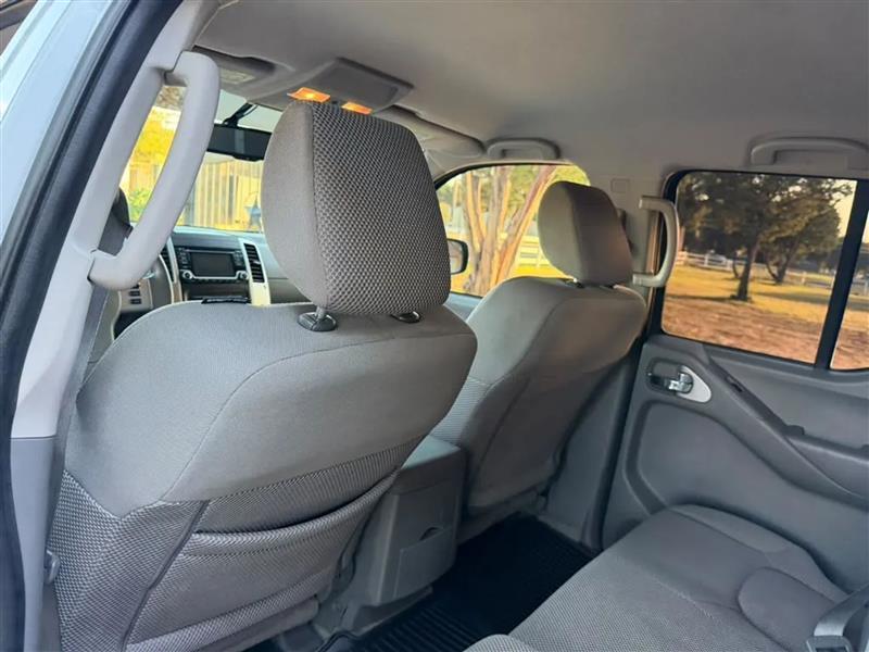 Nissan Frontier SL Crew Cab 5AT 4WD 2015