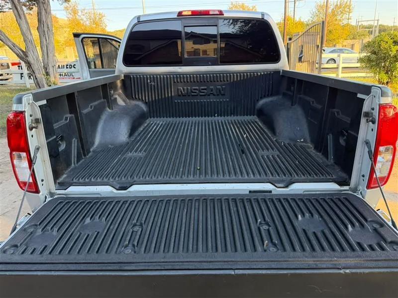 Nissan Frontier SL Crew Cab 5AT 4WD 2015