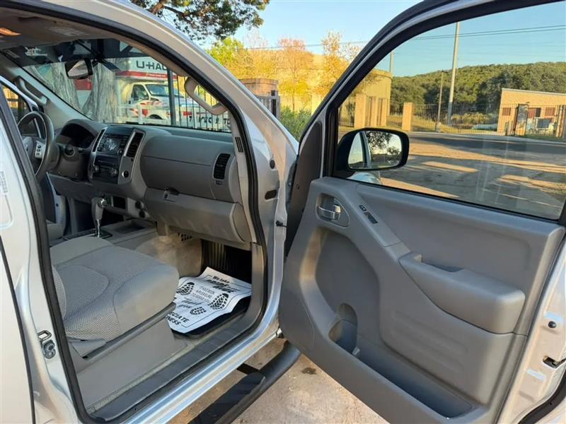 Nissan Frontier SL Crew Cab 5AT 4WD 2015