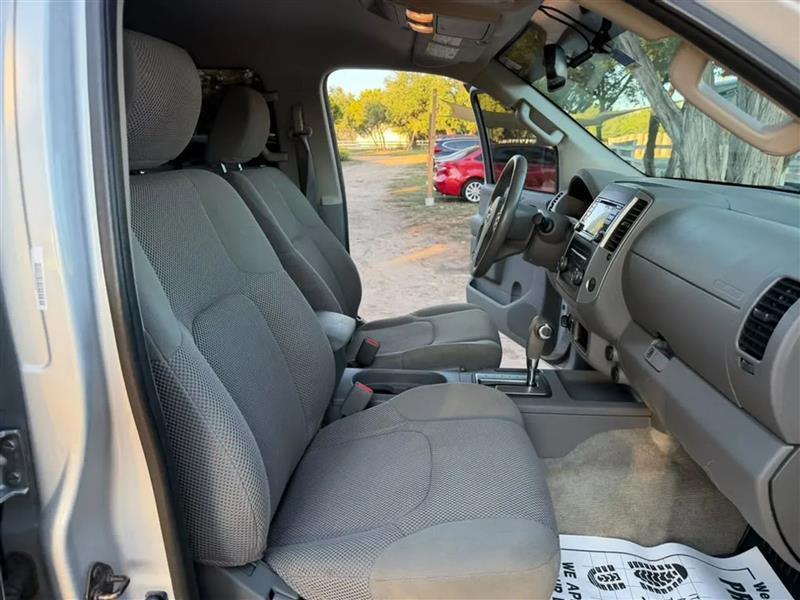Nissan Frontier SL Crew Cab 5AT 4WD 2015