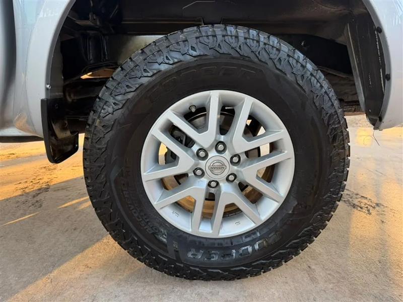 Nissan Frontier SL Crew Cab 5AT 4WD 2015