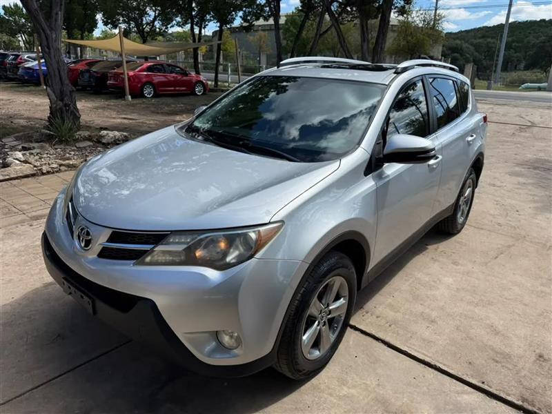 Toyota RAV4 XLE FWD 2015