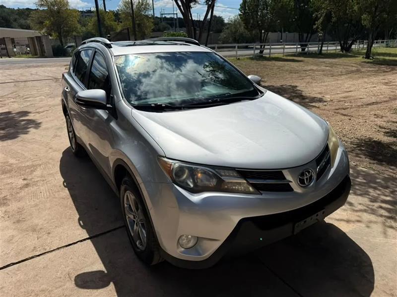 Toyota RAV4 XLE FWD 2015