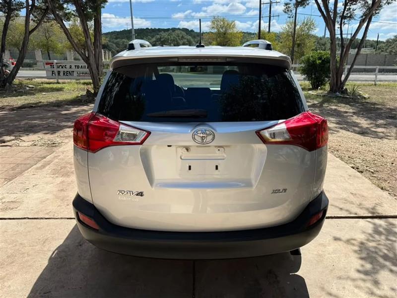 Toyota RAV4 XLE FWD 2015
