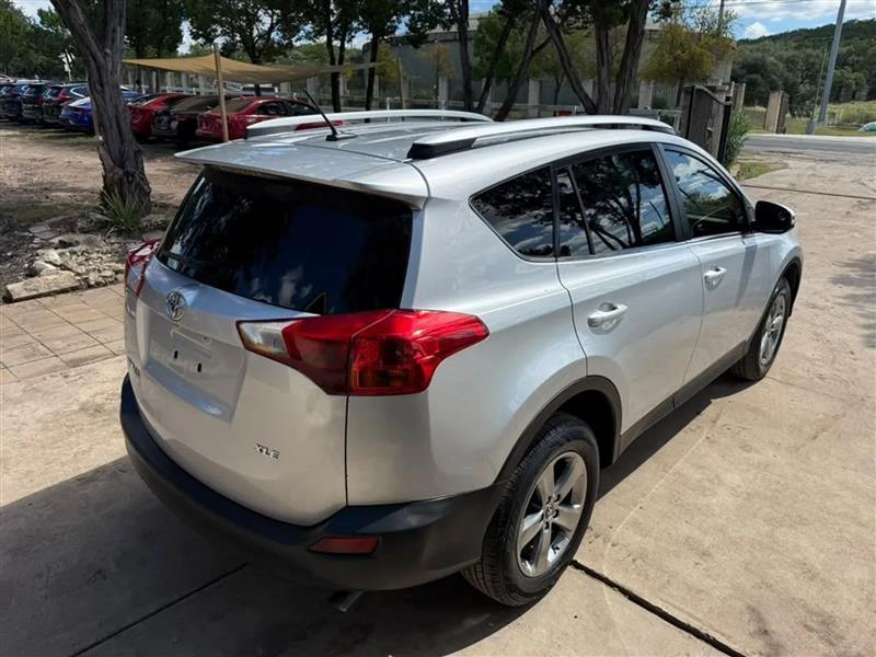 Toyota RAV4 XLE FWD 2015
