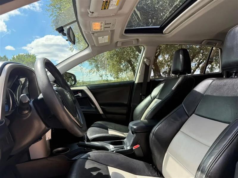Toyota RAV4 XLE FWD 2015