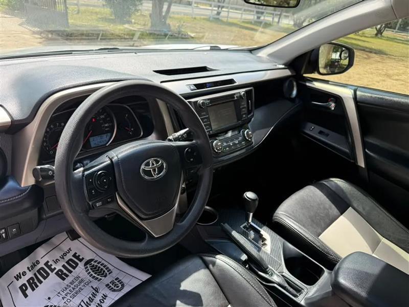 Toyota RAV4 XLE FWD 2015