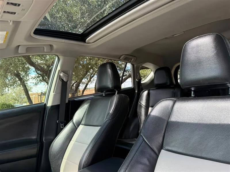Toyota RAV4 XLE FWD 2015