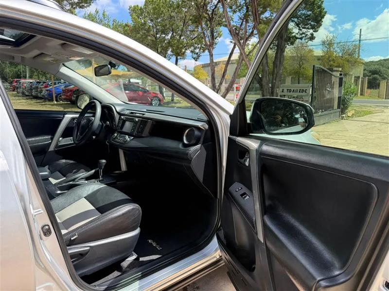 Toyota RAV4 XLE FWD 2015