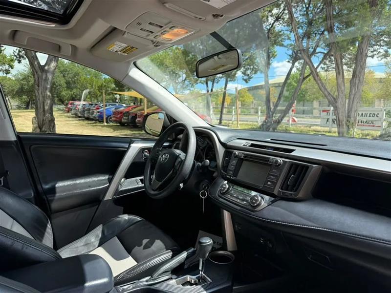Toyota RAV4 XLE FWD 2015