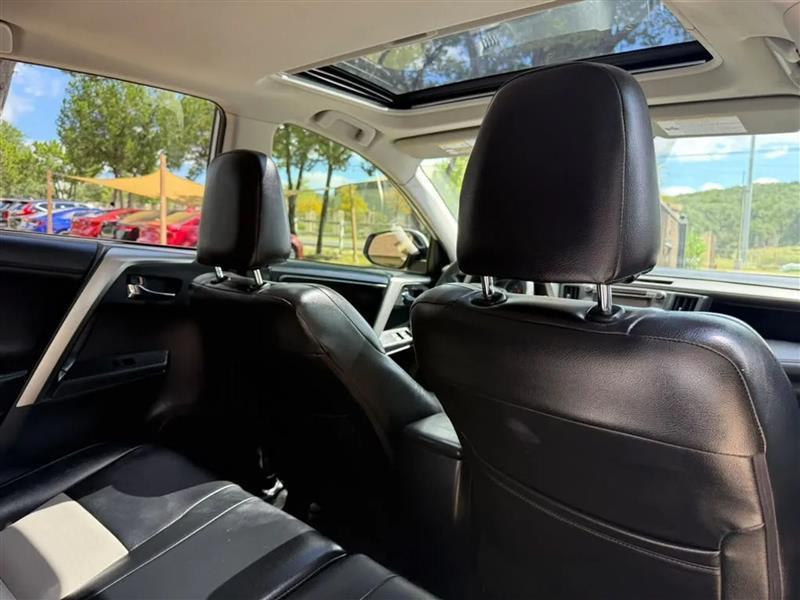Toyota RAV4 XLE FWD 2015