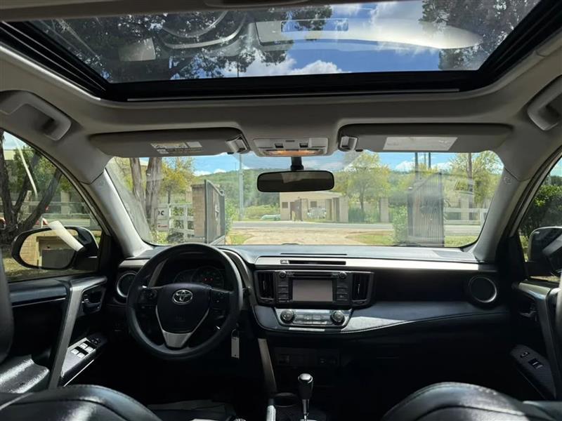 Toyota RAV4 XLE FWD 2015