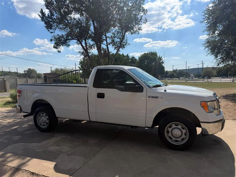 Ford F-150 XL 8-ft. Bed 2WD 2013