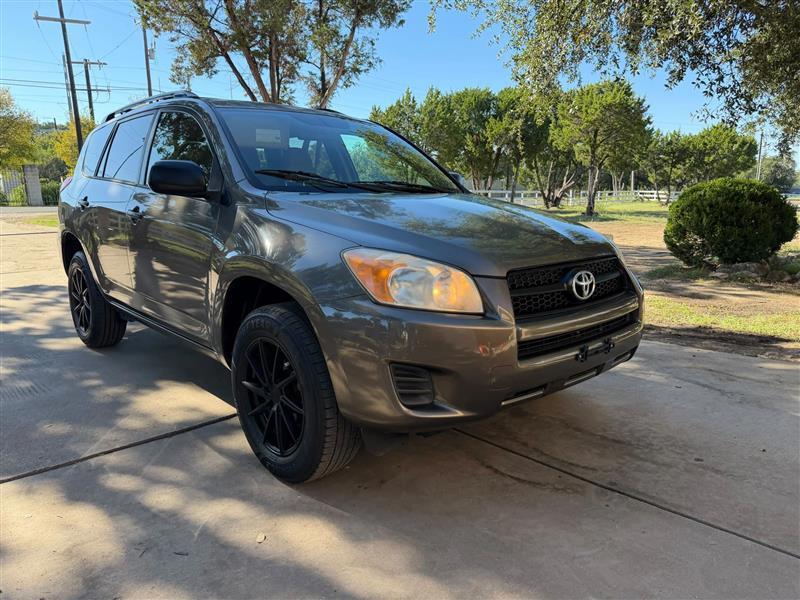 Toyota RAV4 Base I4 2WD 2012