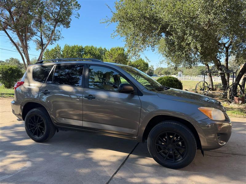 Toyota RAV4 Base I4 2WD 2012