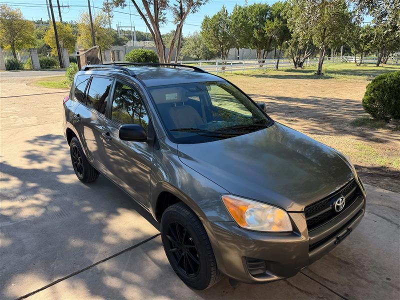 Toyota RAV4 Base I4 2WD 2012