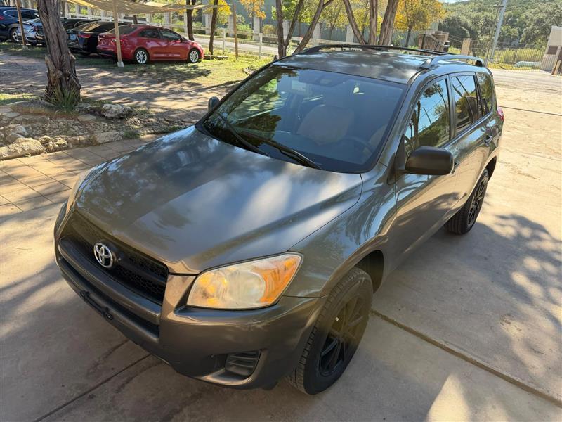 Toyota RAV4 Base I4 2WD 2012