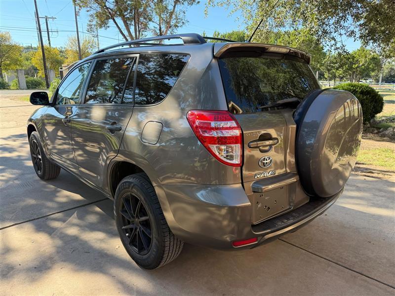 Toyota RAV4 Base I4 2WD 2012