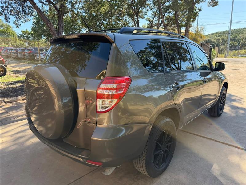 Toyota RAV4 Base I4 2WD 2012