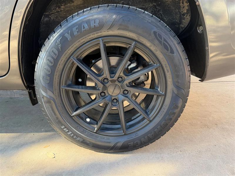 Toyota RAV4 Base I4 2WD 2012