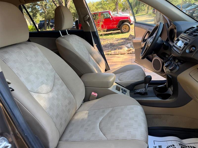Toyota RAV4 Base I4 2WD 2012