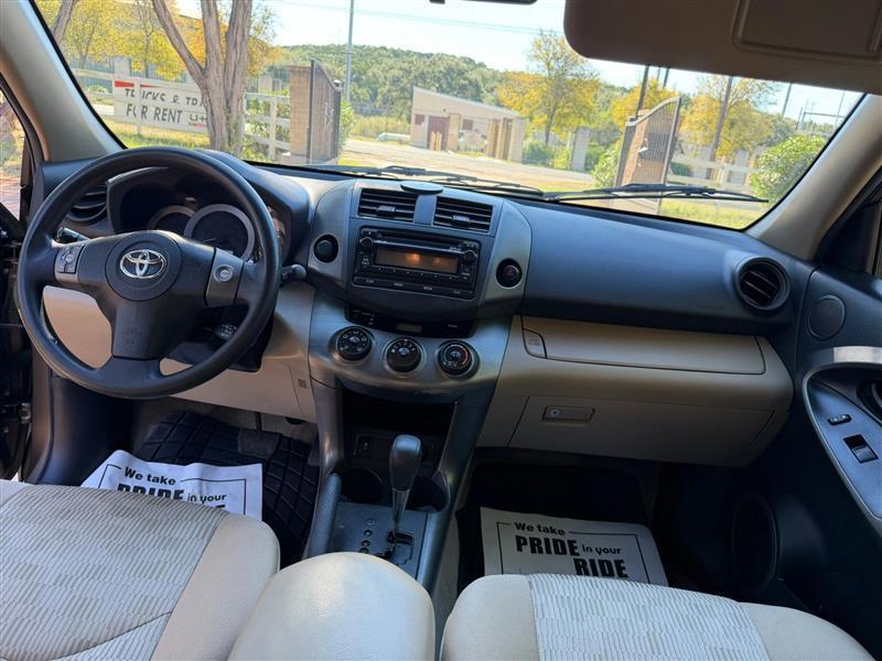 Toyota RAV4 Base I4 2WD 2012