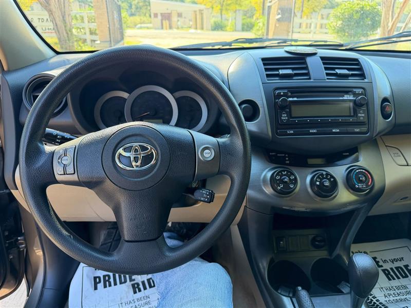 Toyota RAV4 Base I4 2WD 2012