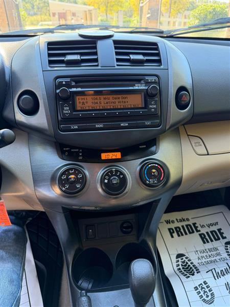 Toyota RAV4 Base I4 2WD 2012