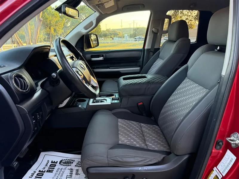 Toyota Tundra SR5 5.7L V8 Double Cab 2WD 2020