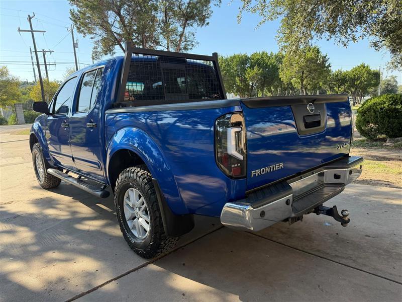 Nissan Frontier SL Crew Cab 5AT 4WD 2015