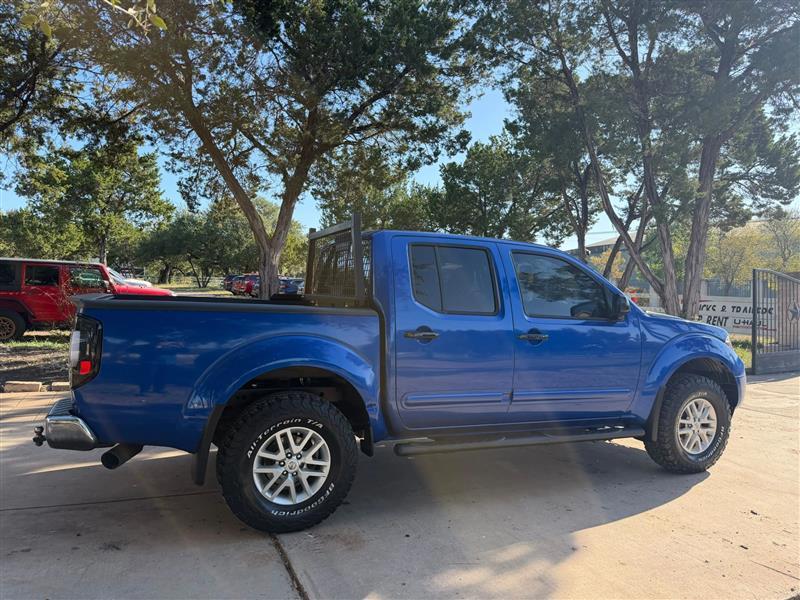 Nissan Frontier SL Crew Cab 5AT 4WD 2015
