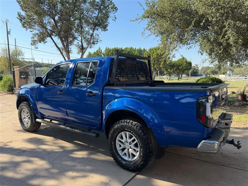 Nissan Frontier SL Crew Cab 5AT 4WD 2015