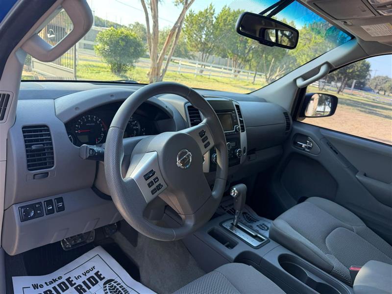 Nissan Frontier SL Crew Cab 5AT 4WD 2015