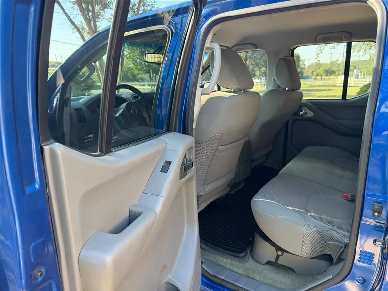 Nissan Frontier SL Crew Cab 5AT 4WD 2015