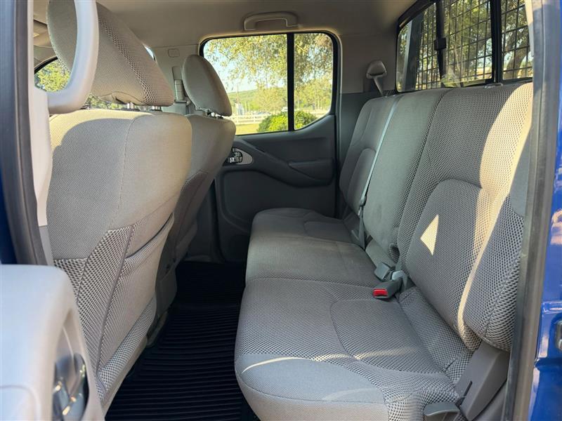 Nissan Frontier SL Crew Cab 5AT 4WD 2015