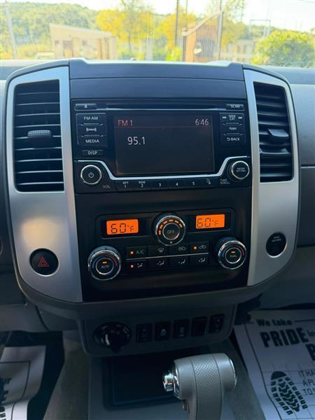 Nissan Frontier SL Crew Cab 5AT 4WD 2015