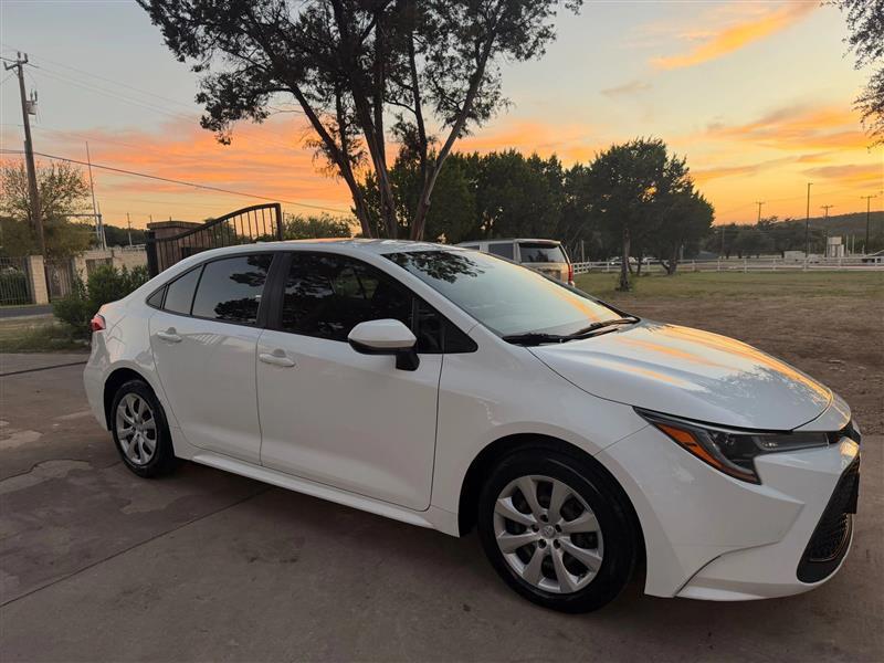 Toyota Corolla LE Hybrid 2022