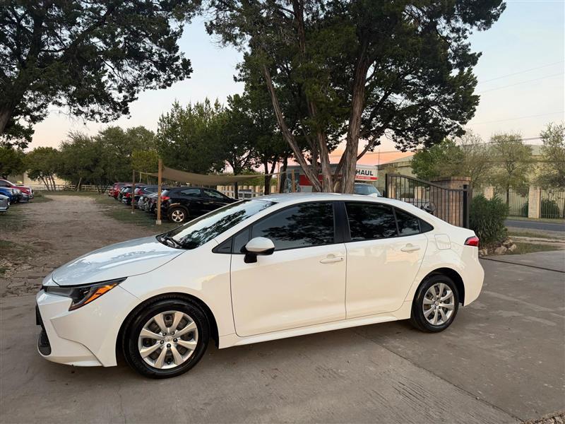 Toyota Corolla LE Hybrid 2022