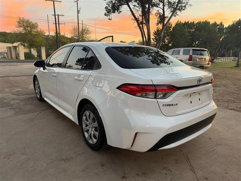Toyota Corolla LE Hybrid 2022