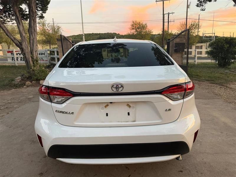 Toyota Corolla LE Hybrid 2022