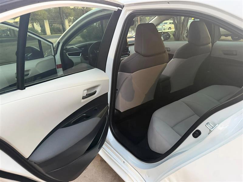 Toyota Corolla LE Hybrid 2022