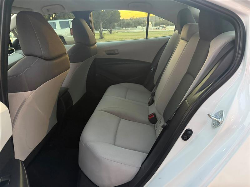 Toyota Corolla LE Hybrid 2022